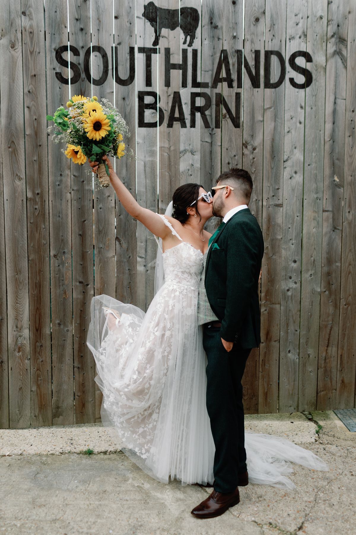 Danielle Chambers https://www.daniellechambersweddingphotography.co.uk/