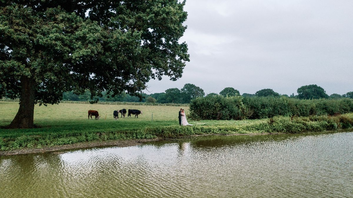 Danielle Chambers https://www.daniellechambersweddingphotography.co.uk/