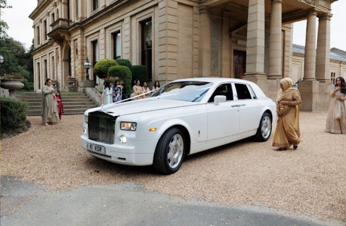 Rolls-Royce Phantom parked outside the venue