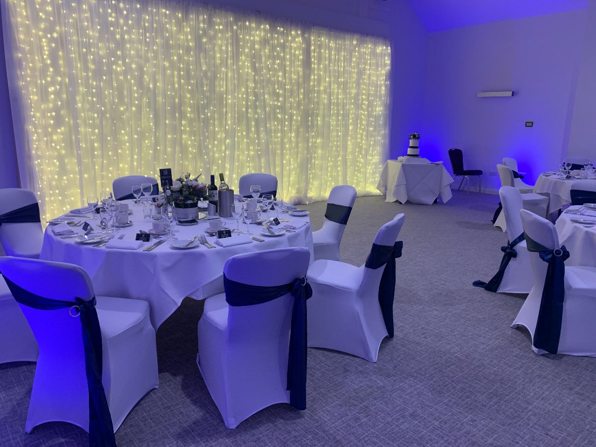 No top table set up